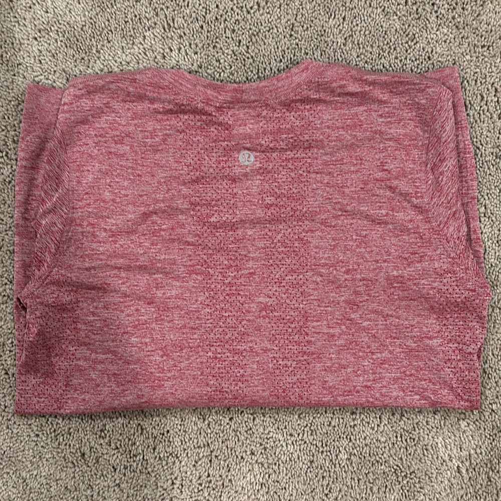 Lululemon Swiftly Relaxed Long Sleeve / Size 4 / Color: Red 💌